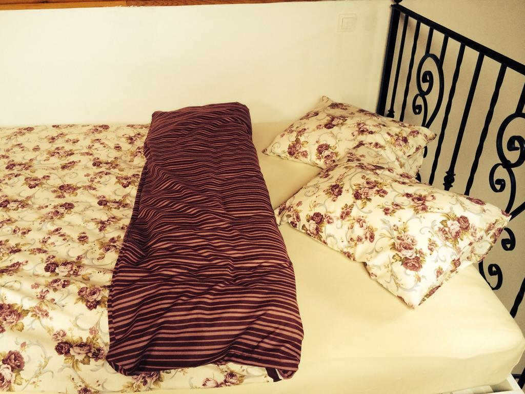 Voeroesmal Vendeghaz Apartment Balatonfured Room photo